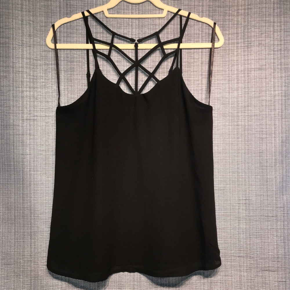 Cage Style Neck